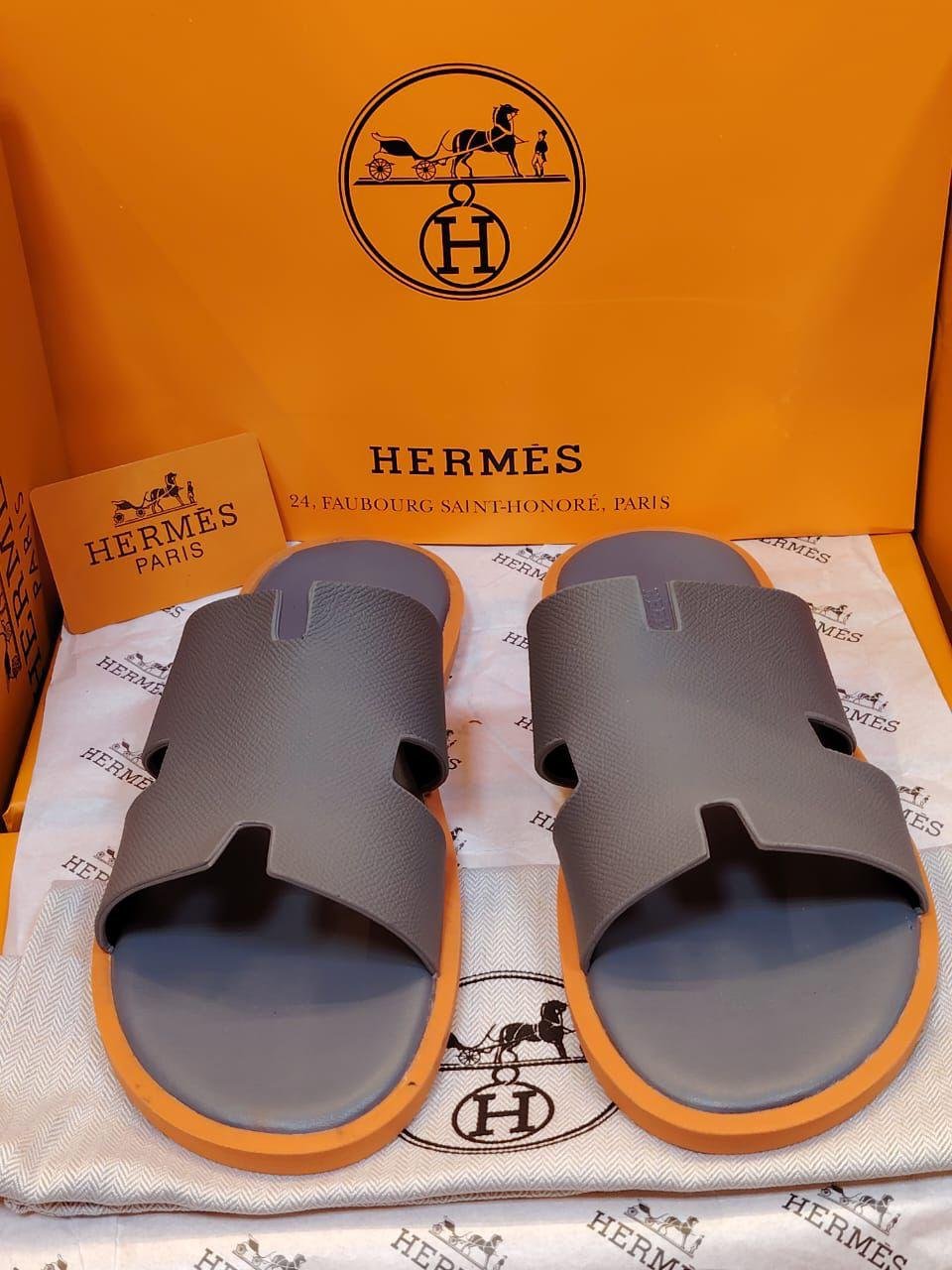 Hermès Men’s Grey Leather H-Cut Slippers with Tan Sole – Premium Designer Sandals