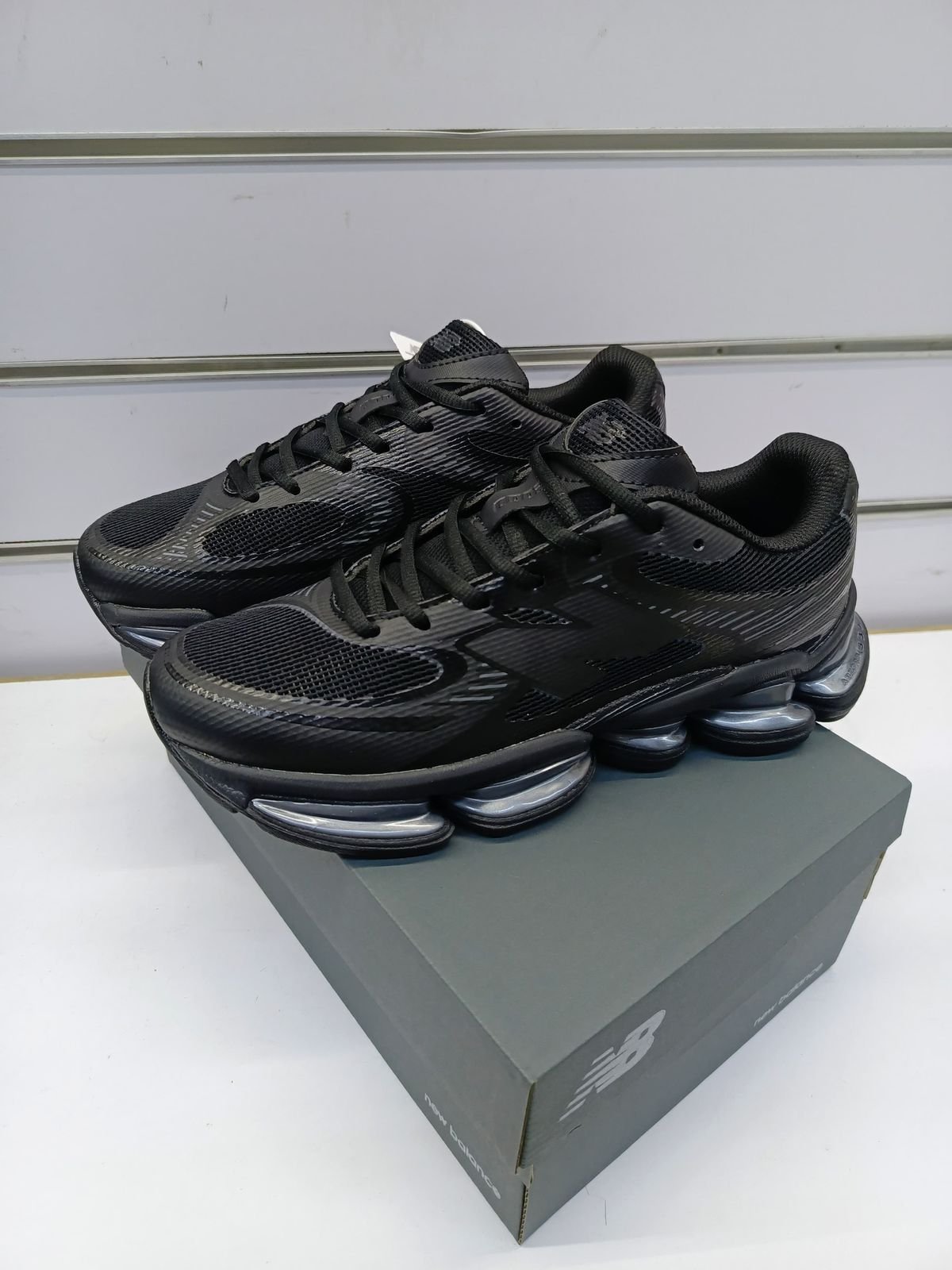 New Balance 2000 R Triple Black Sneakers – Premium Comfort All-Black Running Shoes