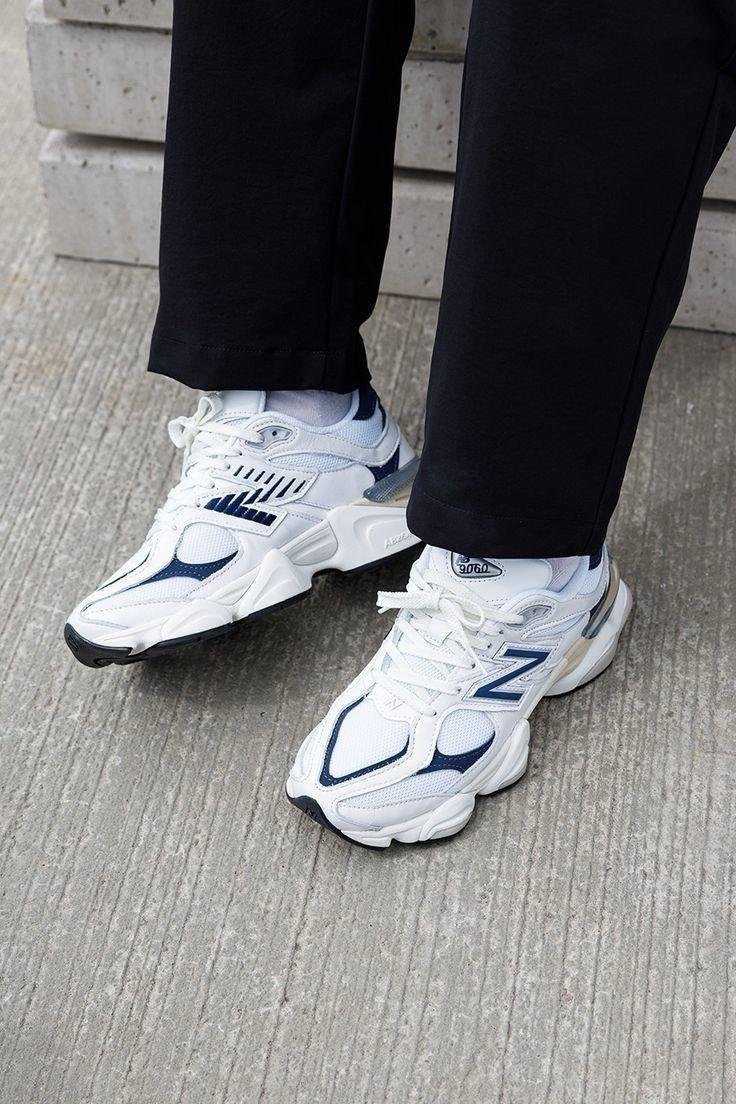 New Balance - White Black On Feet