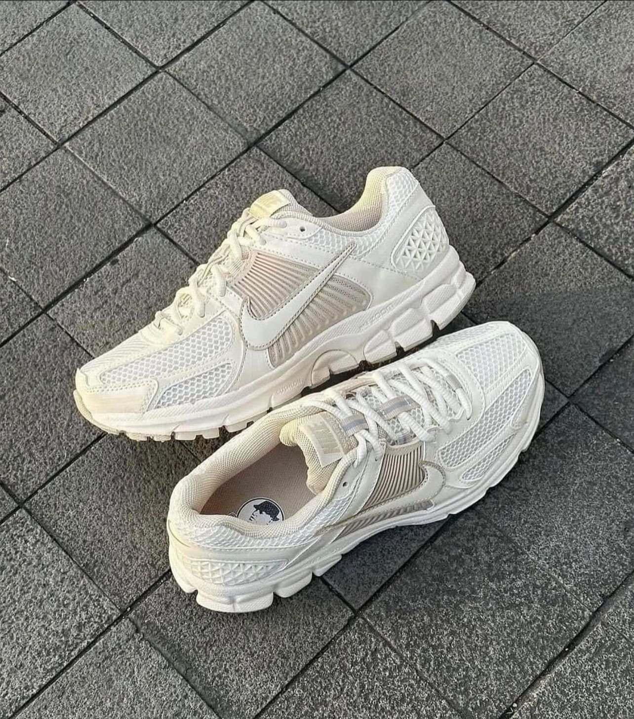 Zoom Vomero 5 Cream Running Sneakers – Premium Cushioned Athletic Shoes