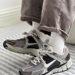 Zoom Vomero 5 Grey & Black Running Sneakers – Breathable Cushioned Trainers