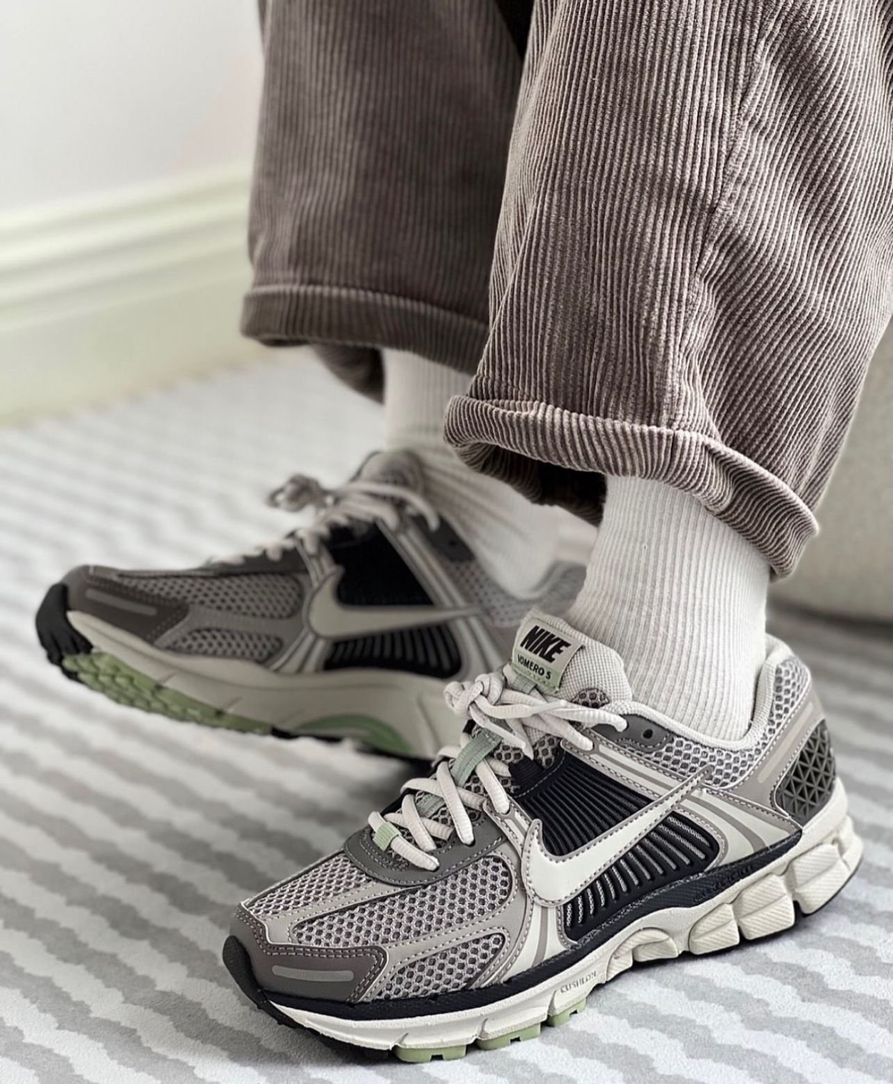 Zoom Vomero 5 Grey & Black Running Sneakers – Breathable Cushioned Trainers
