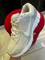 Zoom Vomero 5 Light Cream Running Sneakers – Comfortable Everyday Trainers