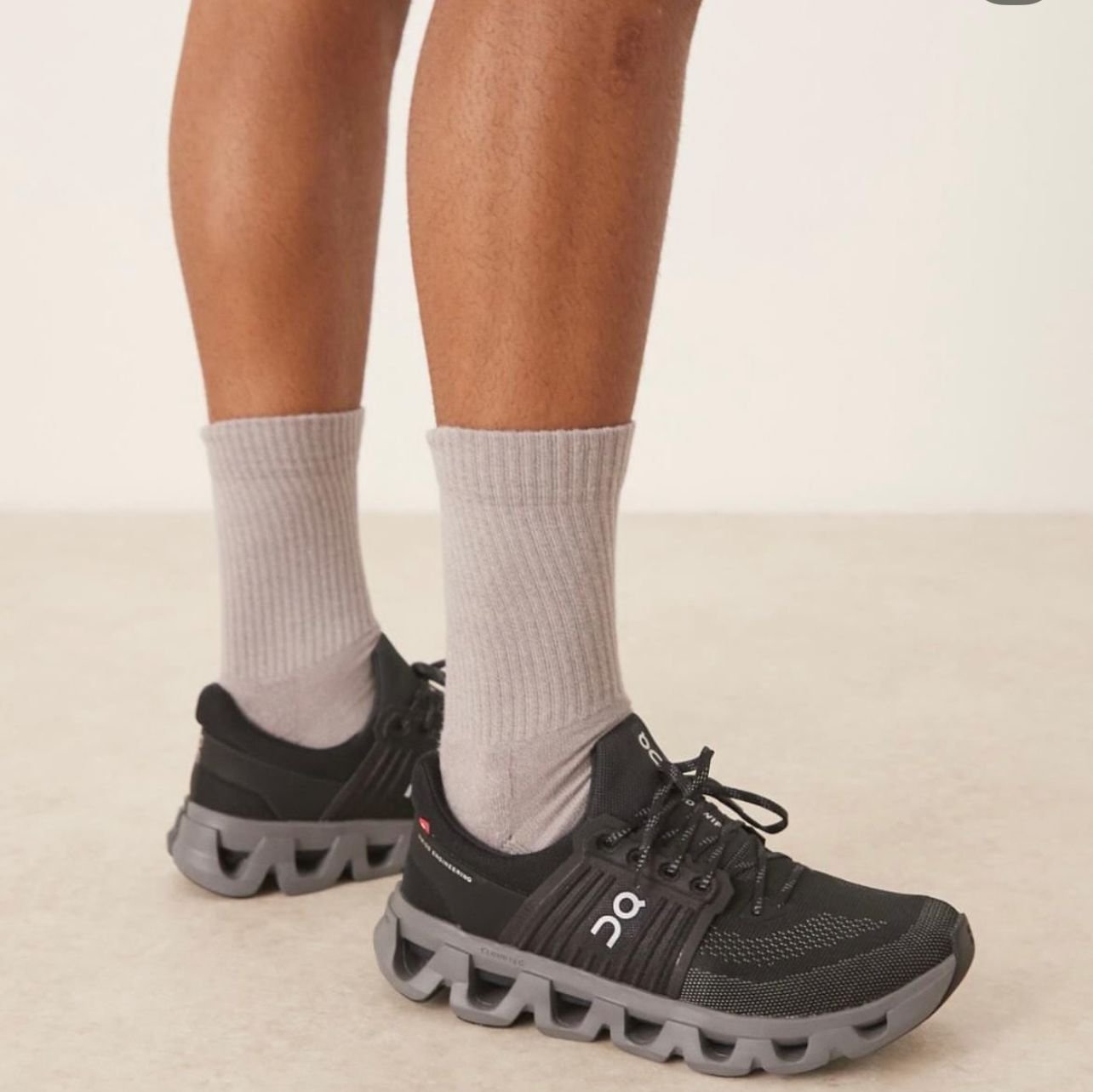 On Cloudswift Black Running Shoes Performance Fit with CloudTec Cushioning